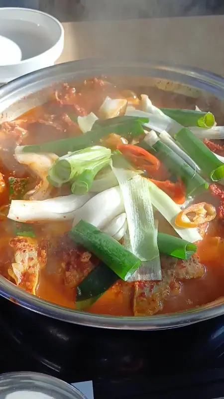 푸짐한 메기조림의 모습