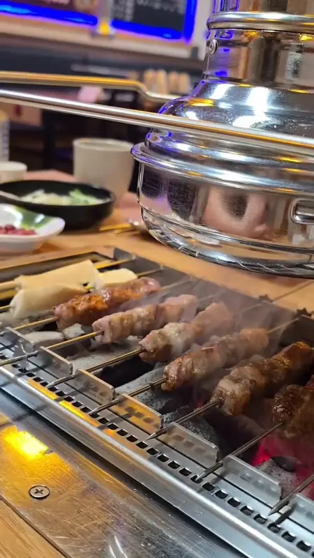양꼬치 굽는 모습