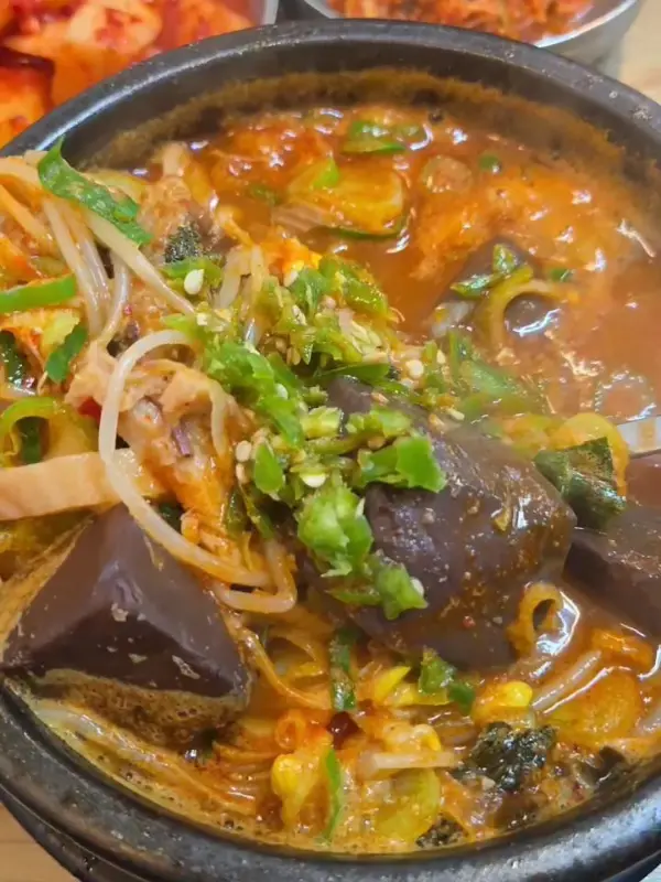 선지해장국 속 큼지막한 선지