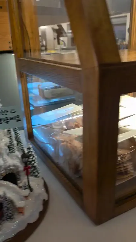 롱브릭스 디저트 쇼케이스