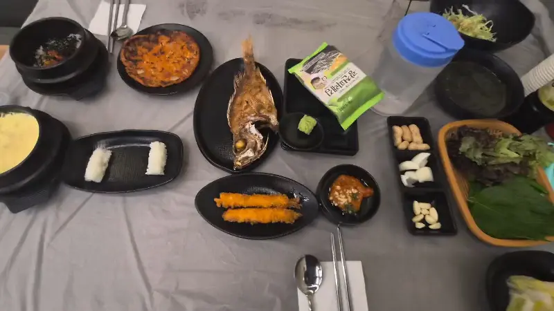 푸짐한 스끼다시 한 상 차림