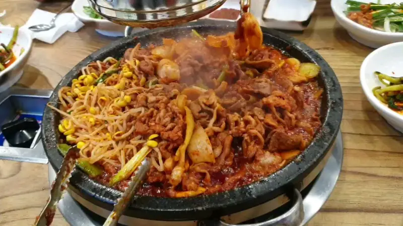 다 익은 오리 주물럭