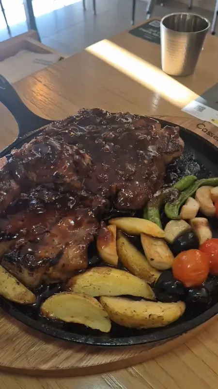 돈마호크 스테이크 전체샷