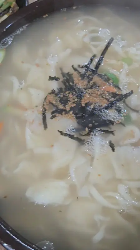 오가리 수제비 국물