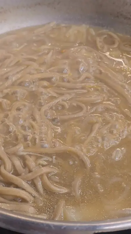 톳 칼국수 면발