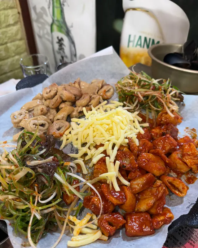 소금, 양념, 치즈 막창의 환상적인 비주얼