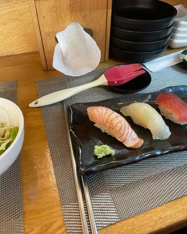 깔끔하게 준비된 초밥