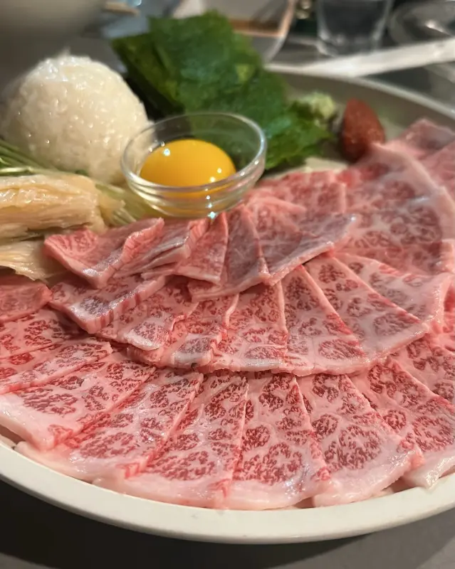 신선한 재료들이 조화롭게 어우러진 오합