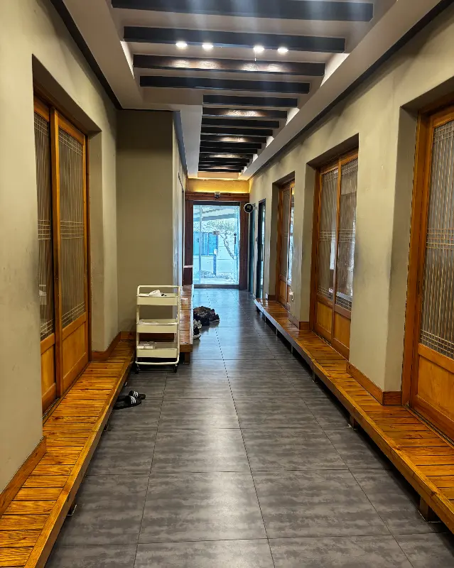 오궁 내부 복도