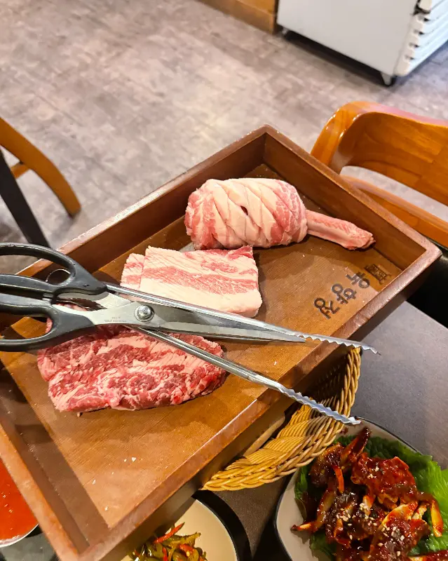 최상급 품질의 이베리코 꽃목살과 삼겹살