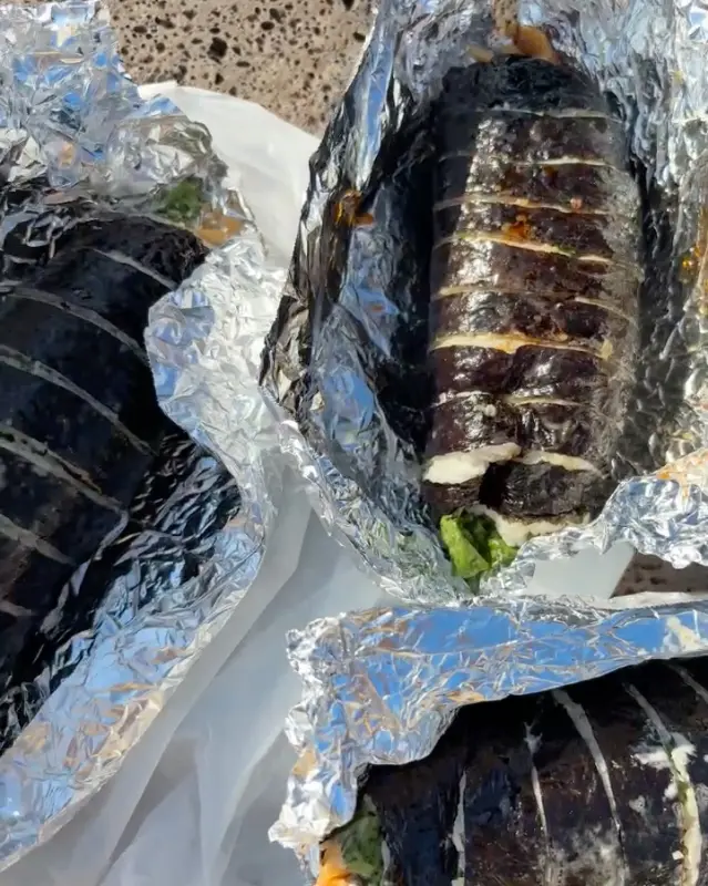 포장된 김밥 전체 사진