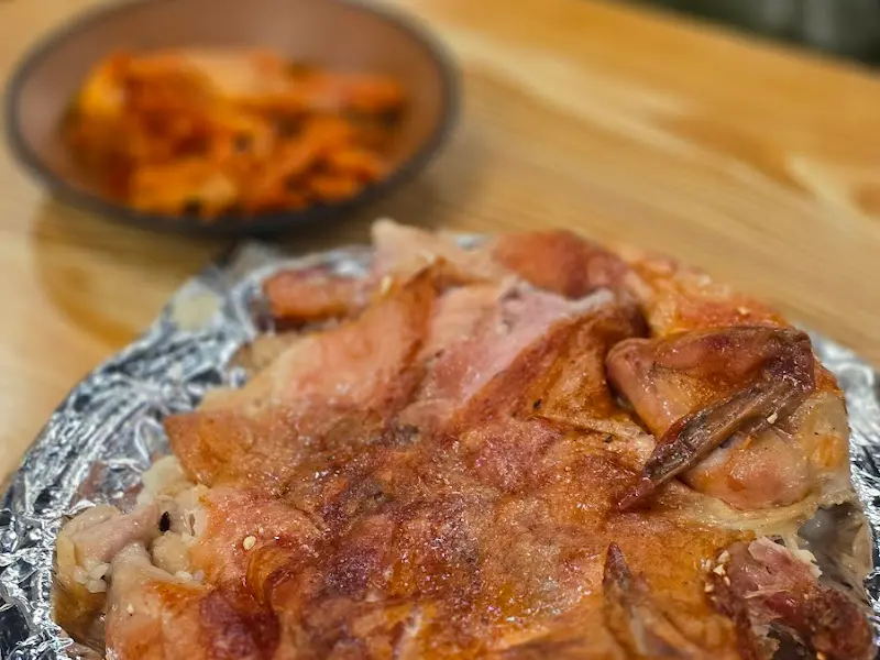 노릇노릇한 누룽지 통닭구이