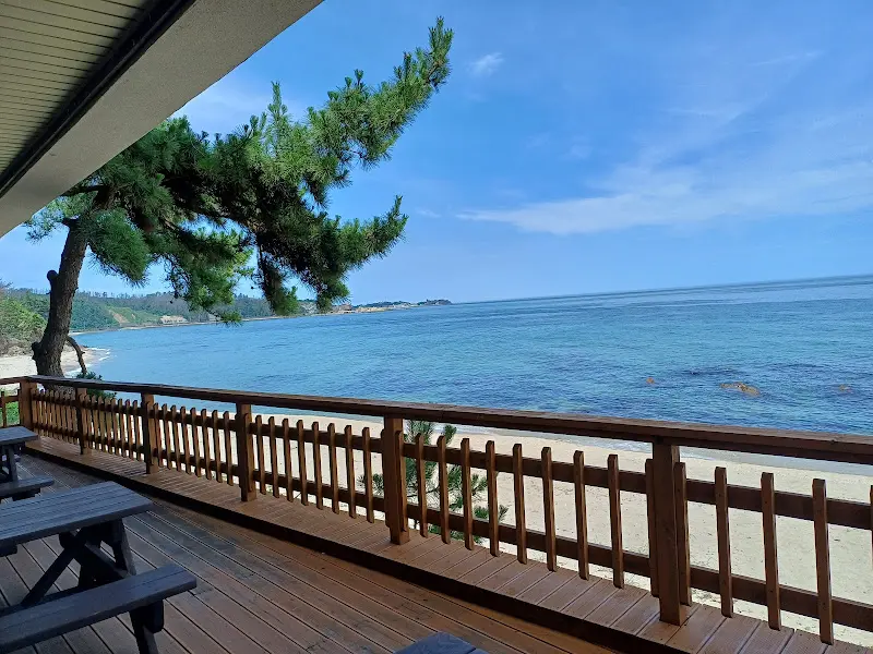 1층 테라스에서 바라본 바다