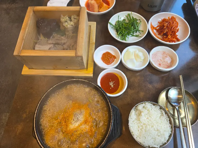 온향집 편백 순대국 정식