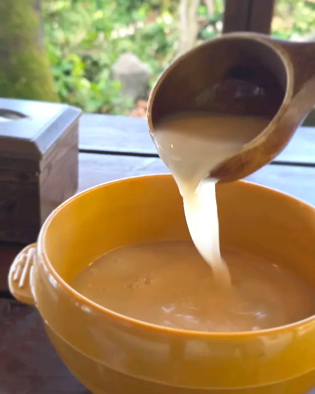 정갈하게 담겨 나오는 숭늉