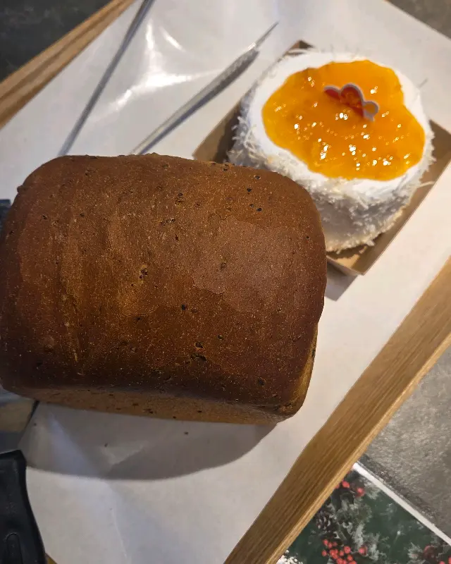 먹음직스러운 빵과 케이크