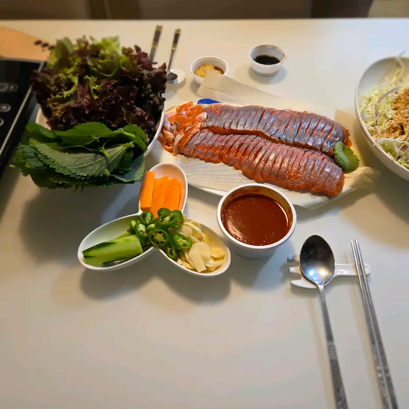 송어회 한상차림