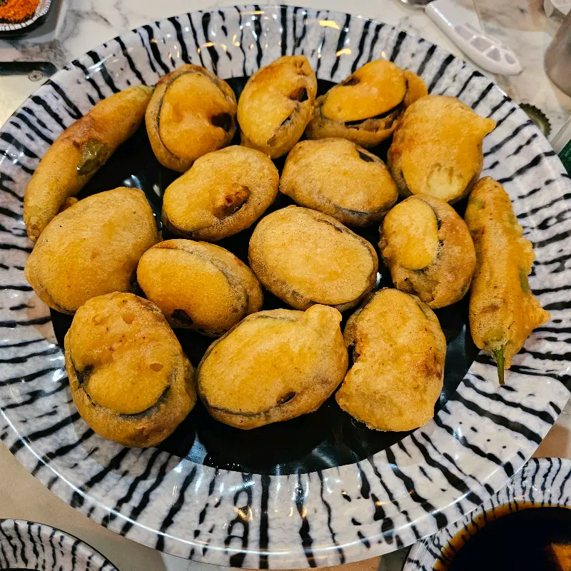 윤기가 자르르 흐르는 가지튀김