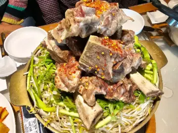 첨성대의 맛, 뼈베레스트의 향연: 경주 보문단지에서 만난 특별한 메뉴 맛집