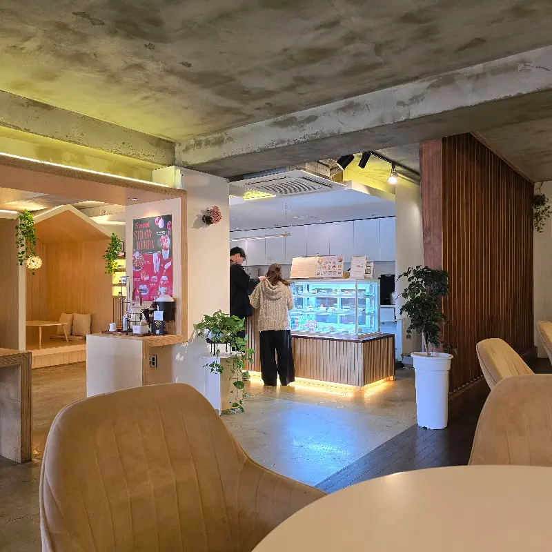카페 내부 인테리어