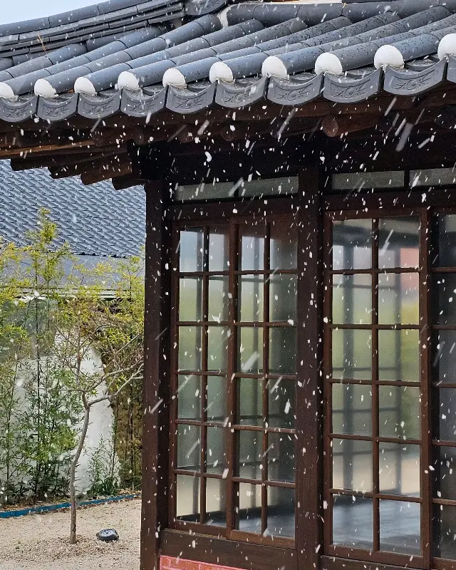 서상 카페의 설경