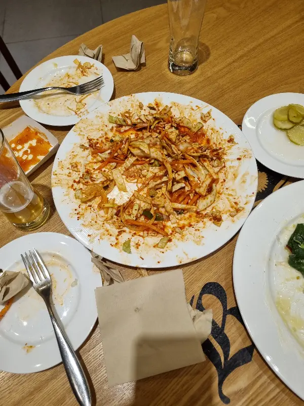 골뱅이 소면을 깨끗하게 비운 접시