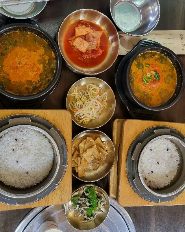 깔끔한 테이블 세팅