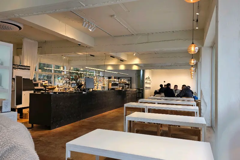 에센시아 내부 전경