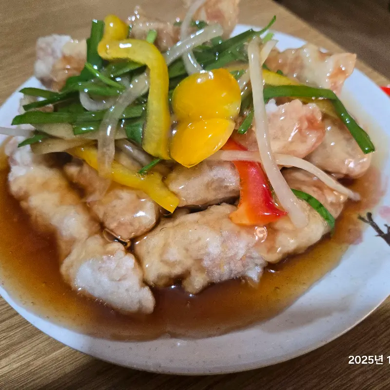 윤기가 흐르는 탕수육의 비주얼