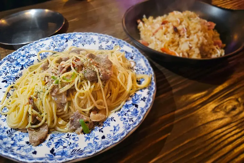 푸짐한 파스타와 필라프