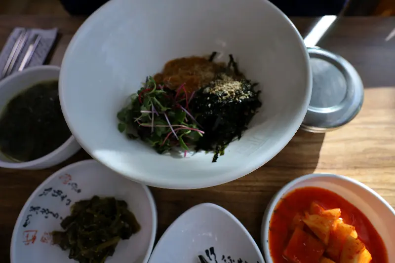 깔끔한 식당 내부