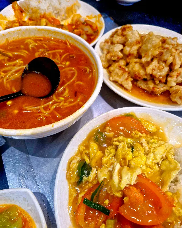 온면, 꿔바로우, 토마토계란덮밥의 조화