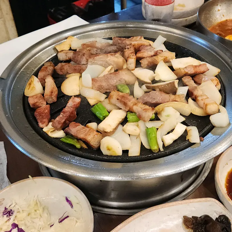 지글지글 익어가는 고기