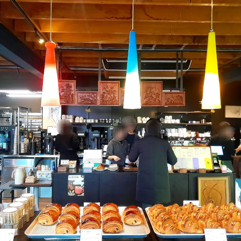 프릳츠 장충점 내부