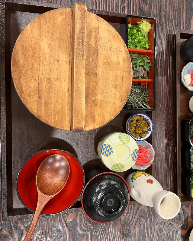 싱싱한 장어가 헤엄치는 수족관