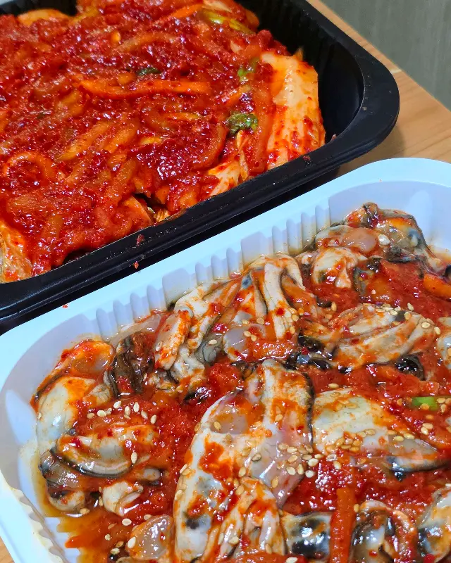 굴이 듬뿍 들어간 굴보쌈 김치