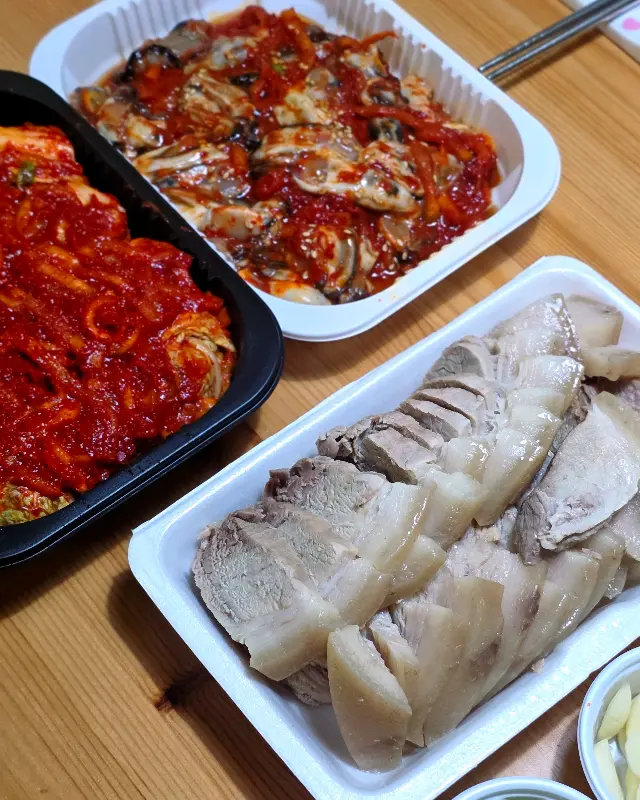 윤기가 흐르는 보쌈 고기