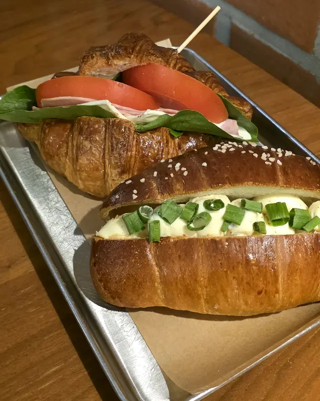 카페 내부 인테리어