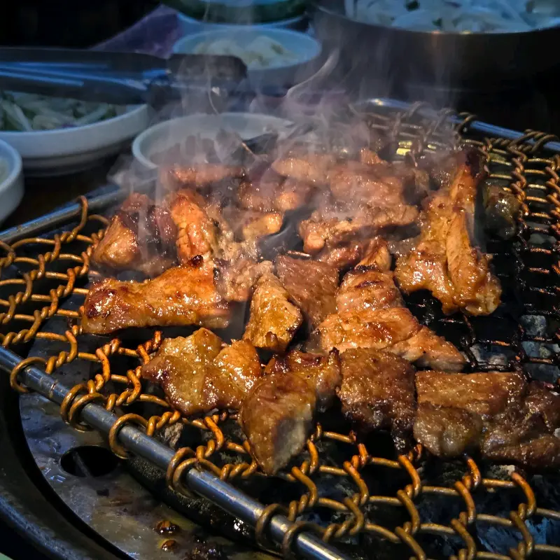 돼지갈비 숯불구이