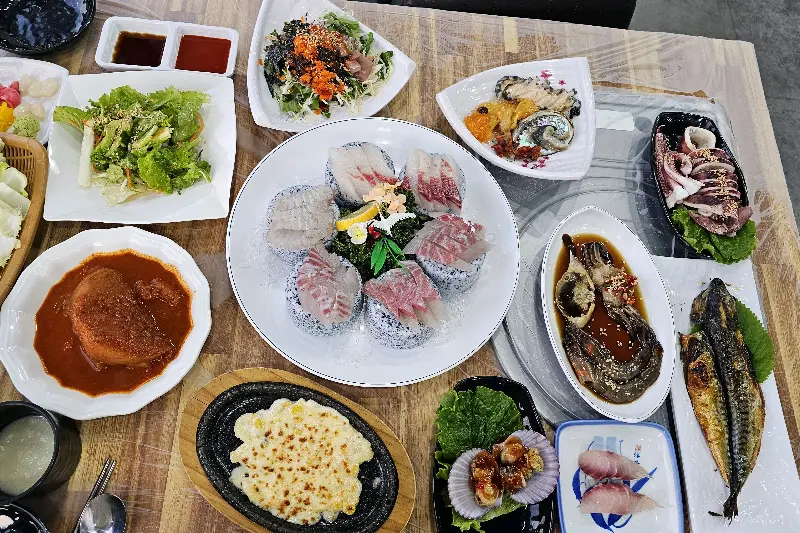 푸짐한 해산물 한 상 차림