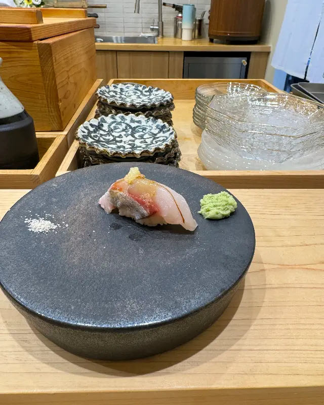 눈으로도 즐거운 스시 한 점