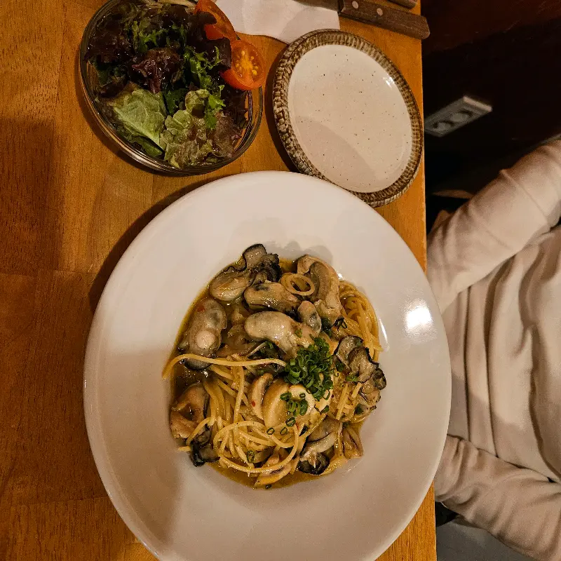 다양한 해산물이 들어간 파스타