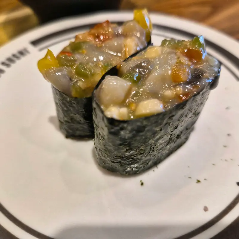 톡톡 터지는 식감이 일품인 초밥