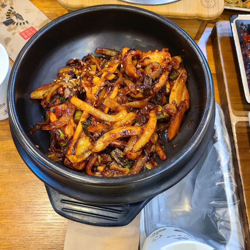 매콤한 오징어 볶음