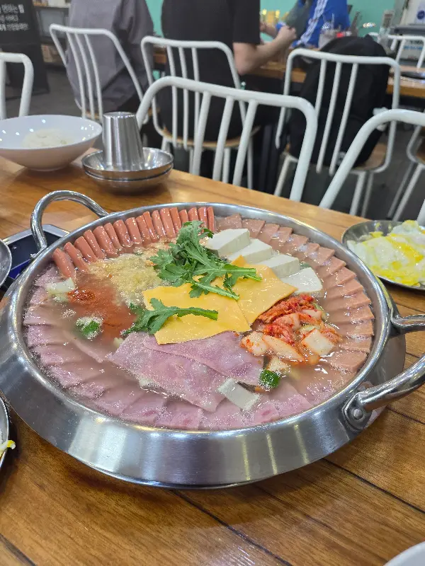 계란후라이와 부대찌개