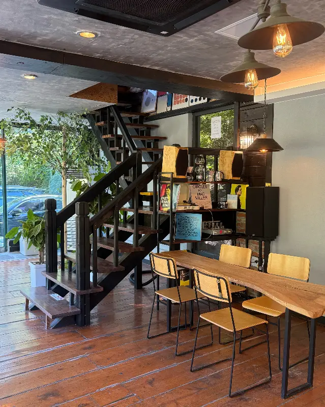 티볼리 카페 내부 인테리어