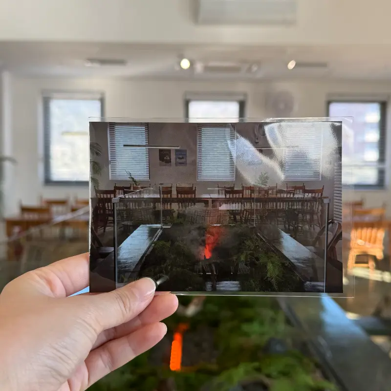 카페 중앙의 테라리움