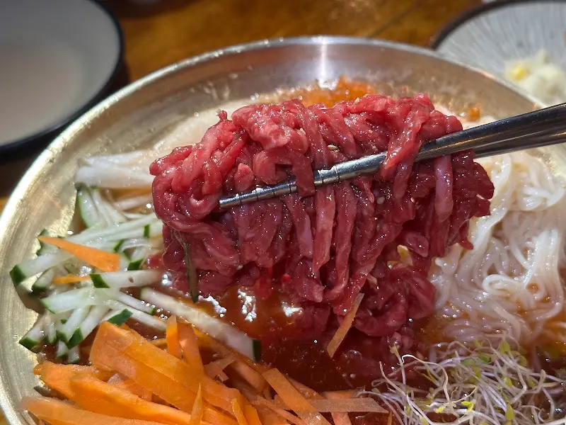 클로즈업 육회물회