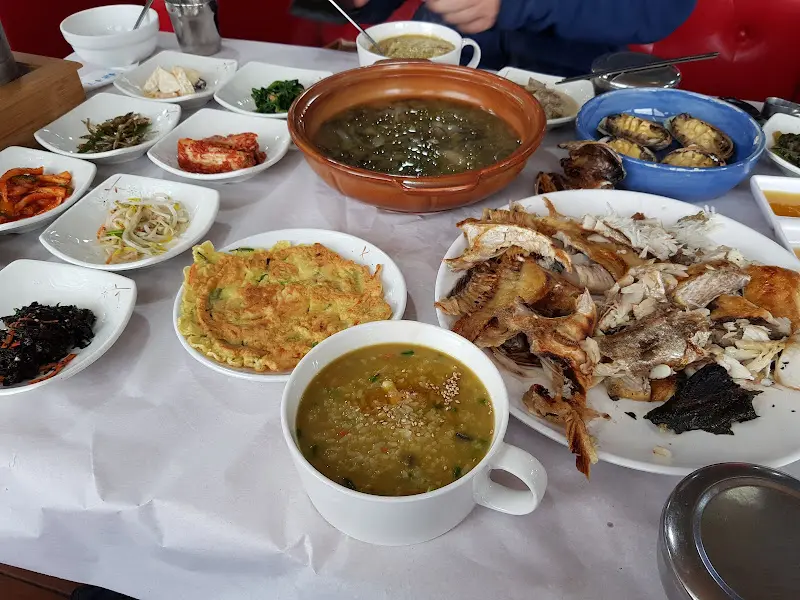 빙그레식당 전체 한상차림
