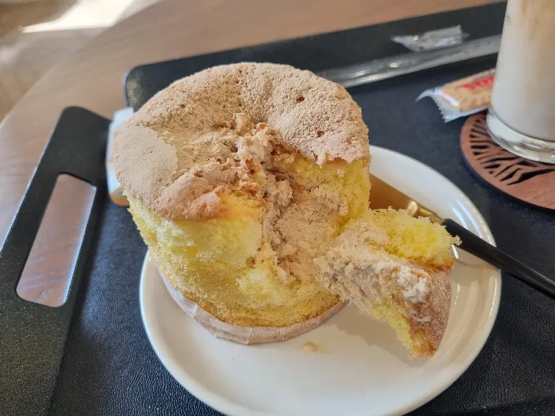 인절미 카스테라 단면